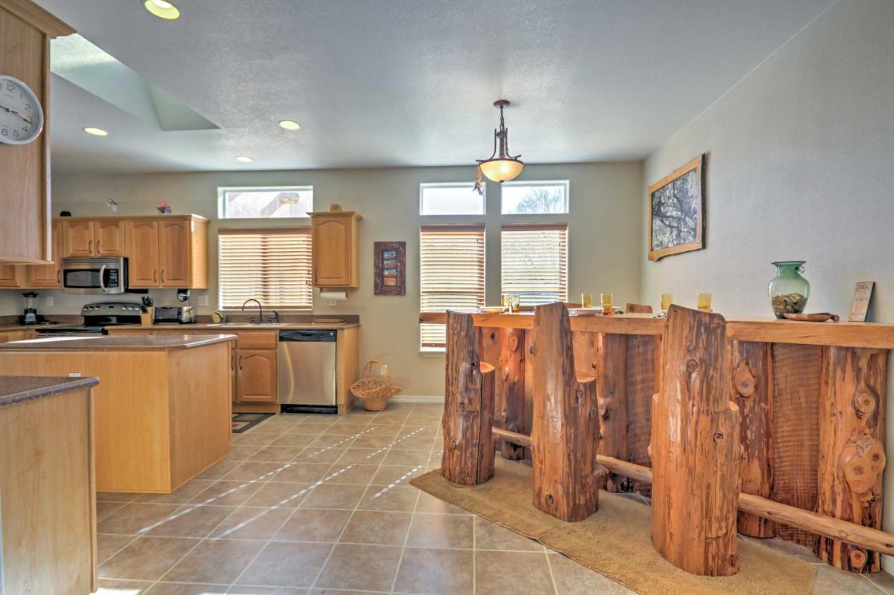 Beautiful Kanab Home With Yard - Walk To Restaurants Екстер'єр фото