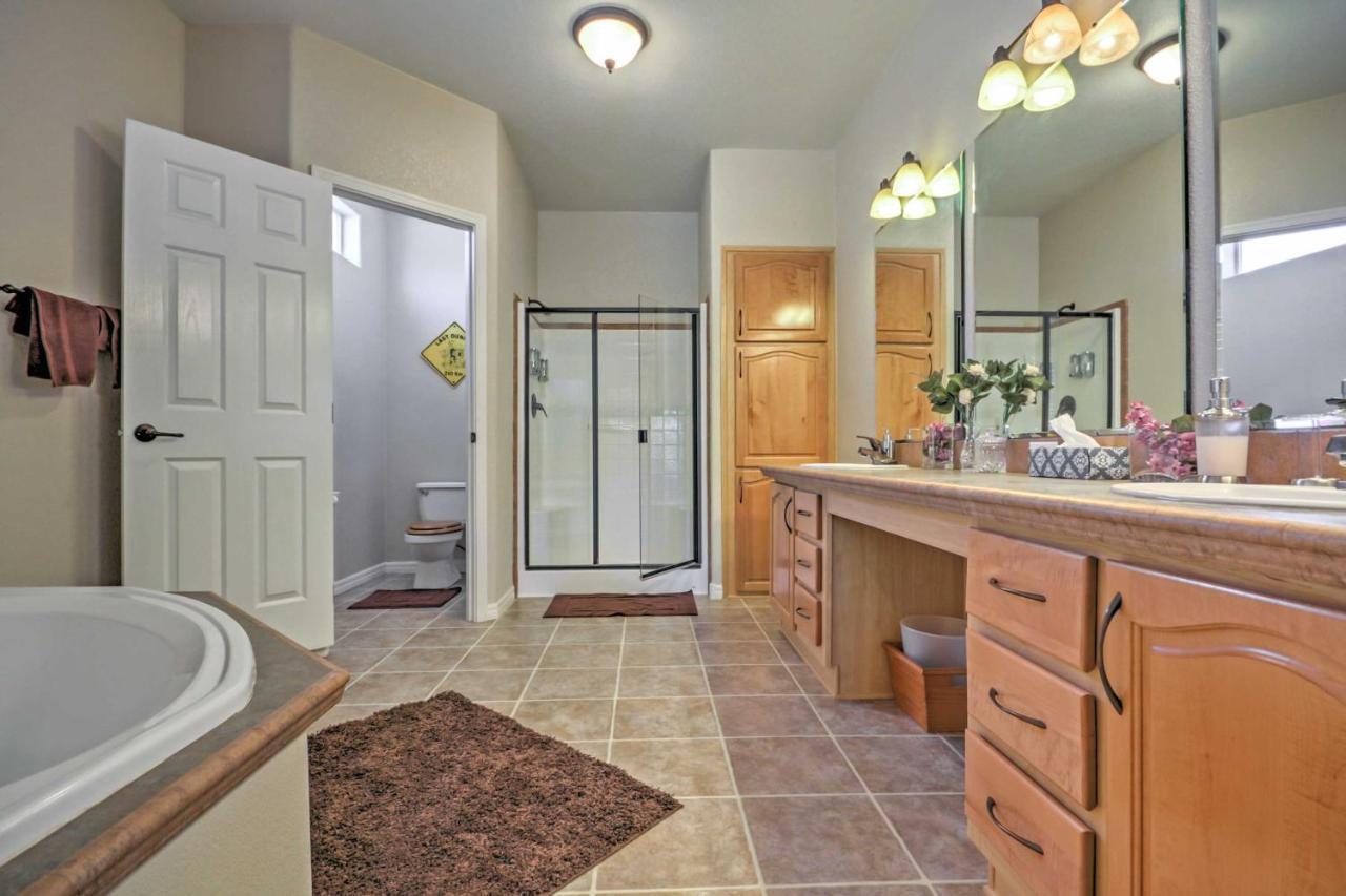 Beautiful Kanab Home With Yard - Walk To Restaurants Екстер'єр фото