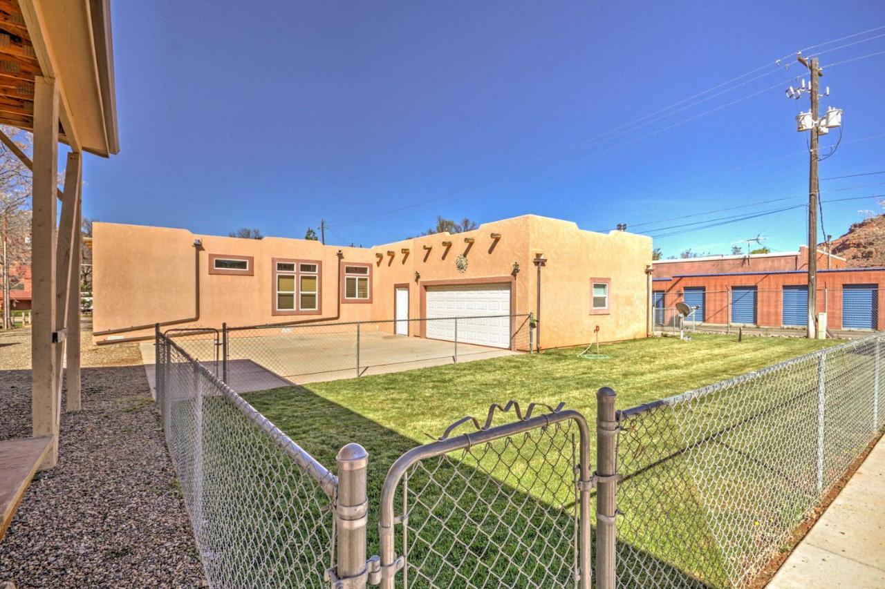 Beautiful Kanab Home With Yard - Walk To Restaurants Екстер'єр фото